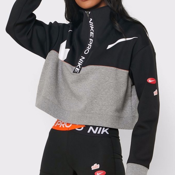 nike training icon clash half zip jacket in black